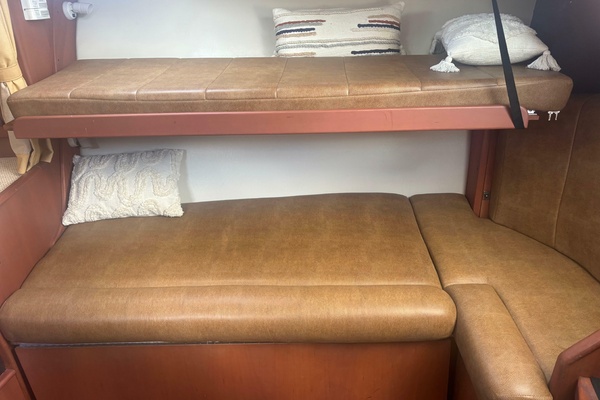 Distraction 32ft Luhrs Yacht For Sale