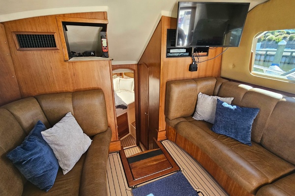 34ft Luhrs Yacht For Sale
