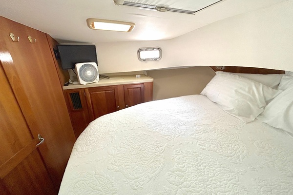 Southern Cross 40ft Mainship Yacht For Sale