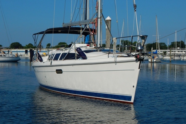 Boy On A Dolphin 34ft Hunter Yacht For Sale