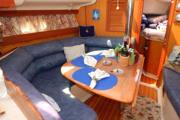 Boy On A Dolphin 34ft Hunter Yacht For Sale