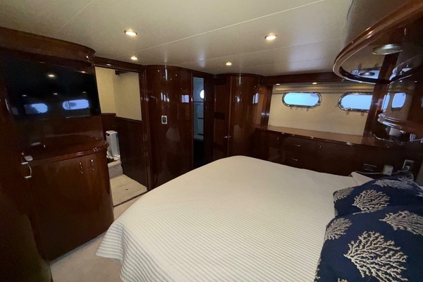 2004 Marquis 60