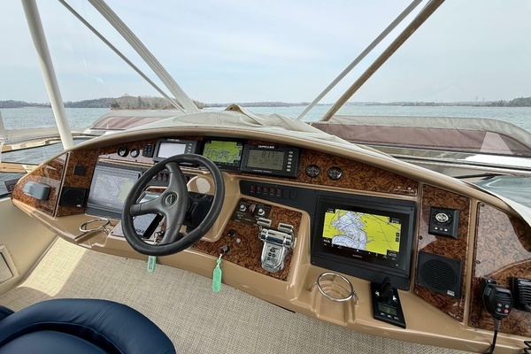 2004 Marquis 60