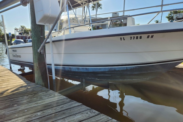 25ft Pursuit Yacht For Sale