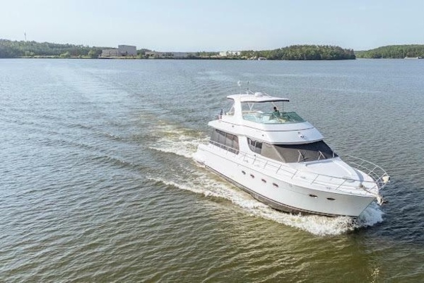 59ft Carver Yacht For Sale