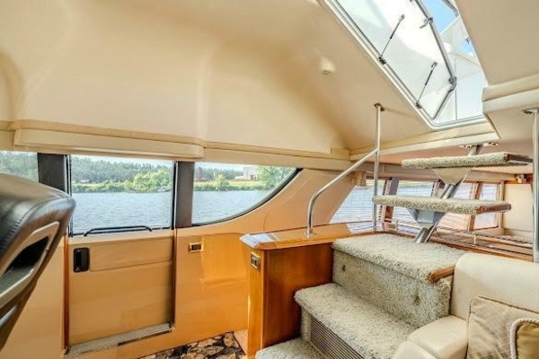 59ft Carver Yacht For Sale