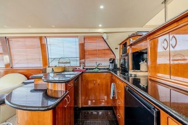 59ft Carver Yacht For Sale