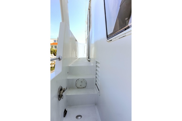 Harpazo 57ft Jefferson Yacht For Sale