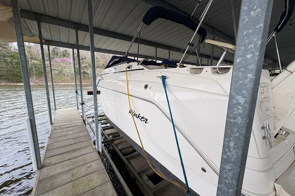 Photo of the 2003 Rinker Fiesta Vee 270 "Hey Man"