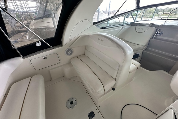 31ft Sea Ray Yacht For Sale