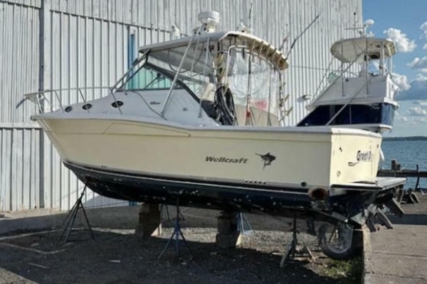 Great Dane 33ft Wellcraft Yacht For Sale