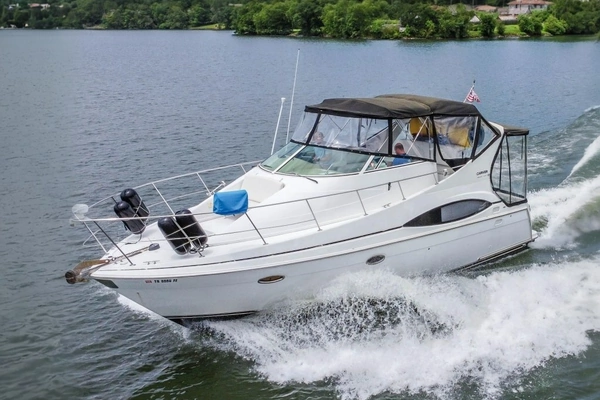 Photo of the 2002 Carver 350 Mariner