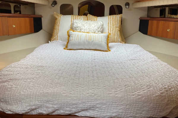 42ft Cruisers Yachts Yacht For Sale