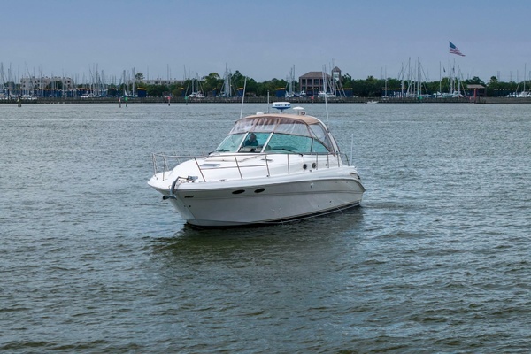 Photo of the 2002 Sea Ray 410 Express Cruiser "JACKPOT"