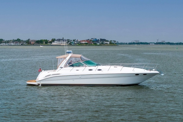 Photo of the 2002 Sea Ray 410 Express Cruiser "JACKPOT"