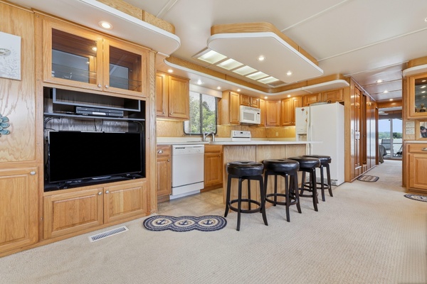 NO GUTS NO STORY 75ft Sumerset Yacht For Sale