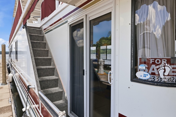 NO GUTS NO STORY 75ft Sumerset Yacht For Sale