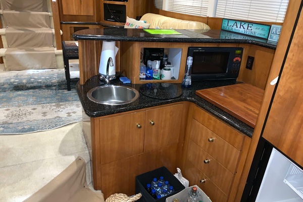 WHY KNOT 39ft Carver Yacht For Sale