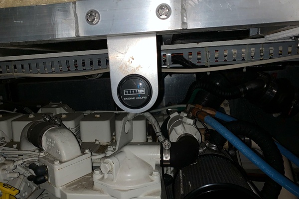 WHY KNOT 39ft Carver Yacht For Sale