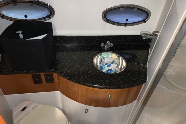 WHY KNOT 39ft Carver Yacht For Sale