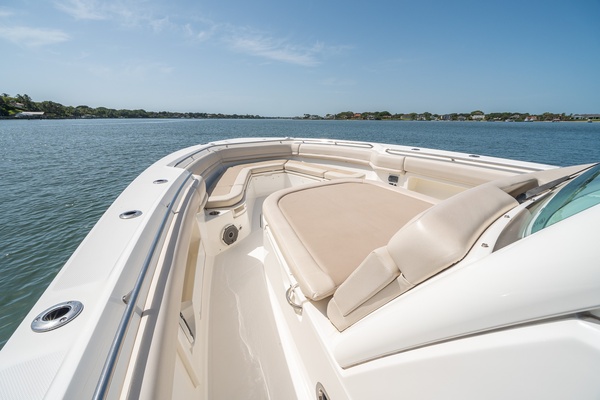 Boston Whaler 380 Outrage - Worth the Tiempo