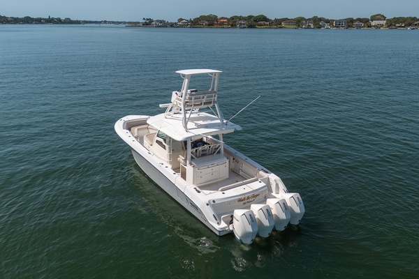Boston Whaler 380 Outrage - Worth the Tiempo
