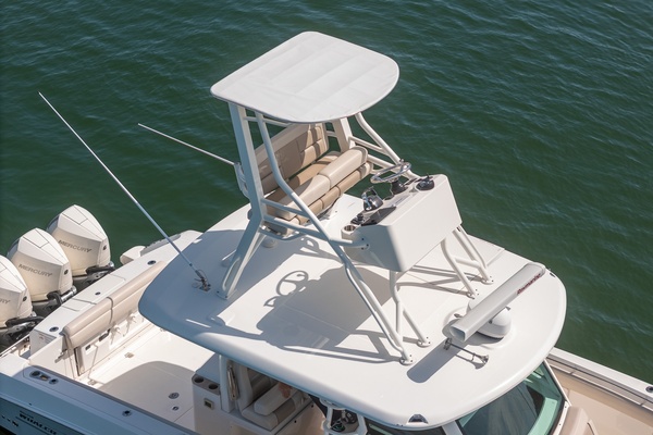 Boston Whaler 380 Outrage - Worth the Tiempo