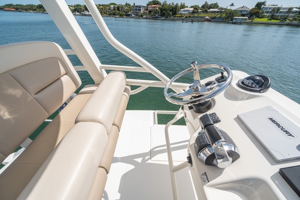 Boston Whaler 380 Outrage - Worth the Tiempo
