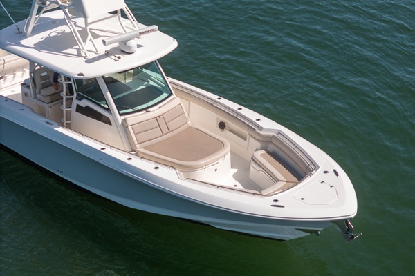 Boston Whaler 380 Outrage - Worth the Tiempo