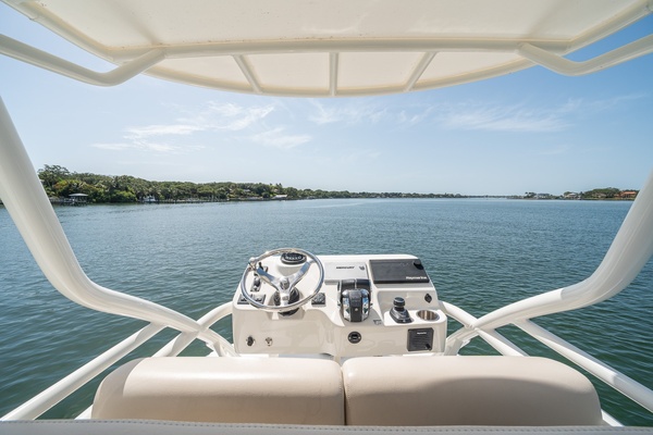 Boston Whaler 380 Outrage - Worth the Tiempo