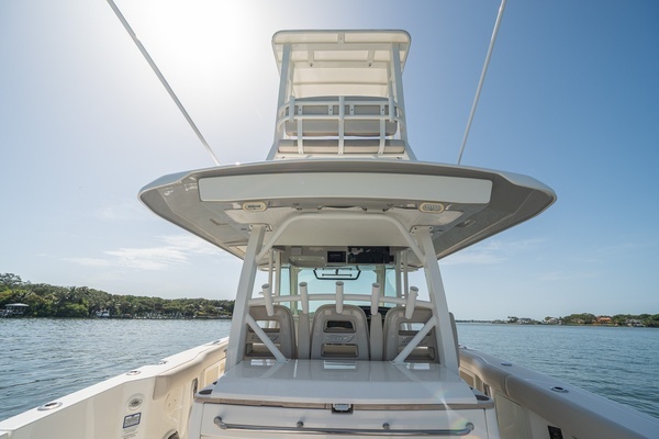 2021 Boston Whaler 38