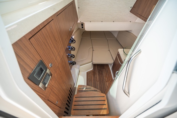 Boston Whaler 380 Outrage - Worth the Tiempo