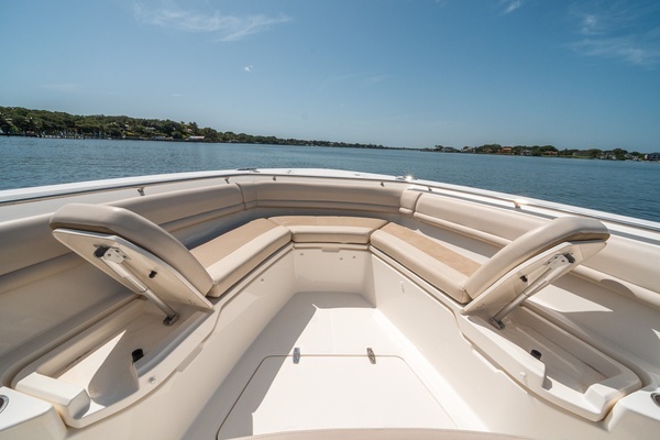 2021 Boston Whaler 38