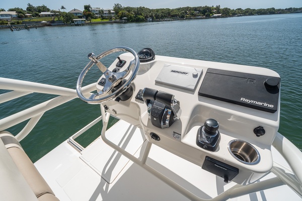 Boston Whaler 380 Outrage - Worth the Tiempo