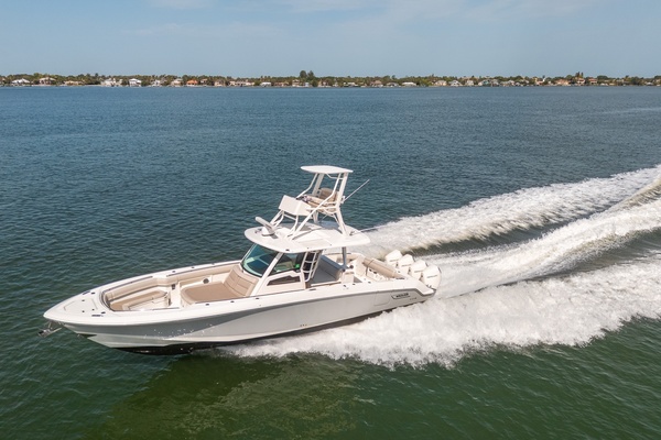 Boston Whaler 380 Outrage - Worth the Tiempo