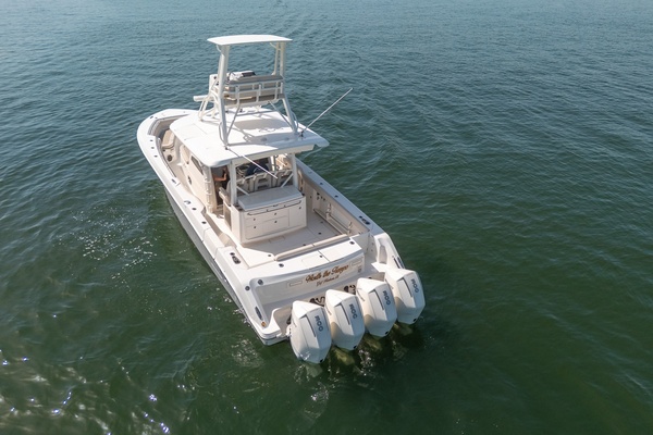 Boston Whaler 380 Outrage - Worth the Tiempo