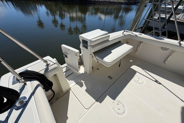 31ft Pursuit Yacht For Sale