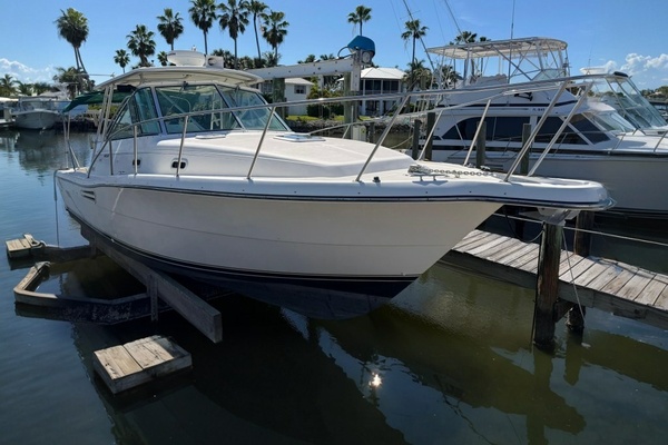 2001 Pursuit 31 3000 Express