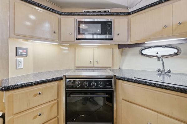 Summer Place 42ft Carver Yacht For Sale