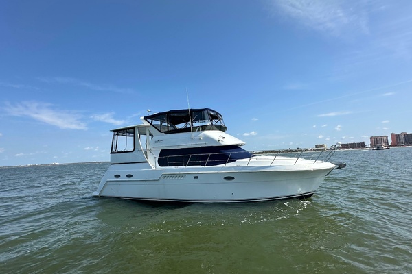 42ft Carver Yacht For Sale
