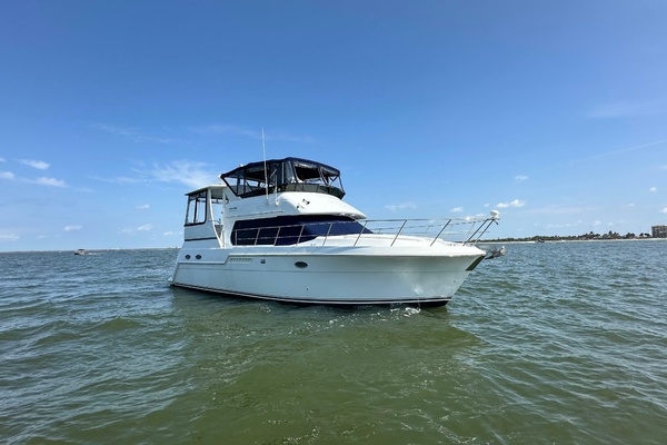 42ft Carver Yacht For Sale