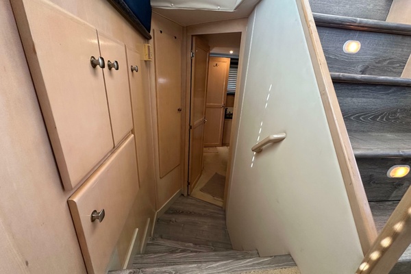 42ft Carver Yacht For Sale