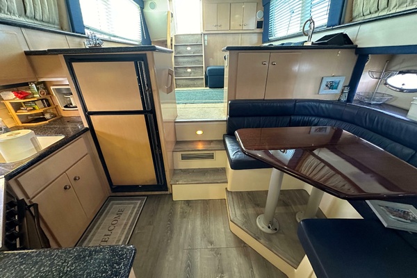42ft Carver Yacht For Sale