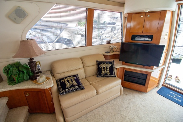 45ft Carver Yacht For Sale