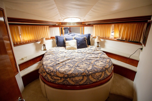 45ft Carver Yacht For Sale