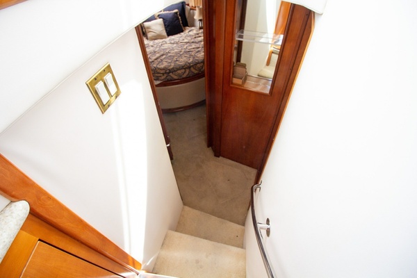 45ft Carver Yacht For Sale