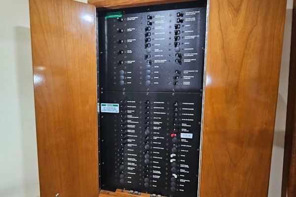 2000 Carver 45