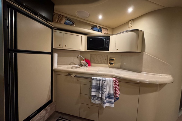 CASTAWAYS 38ft Sea Ray Yacht For Sale