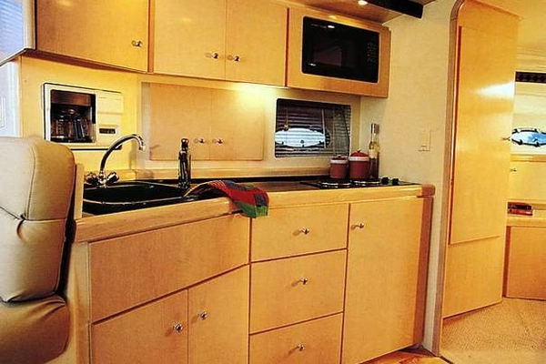 Photo of the 1999 Carver 350 Mariner