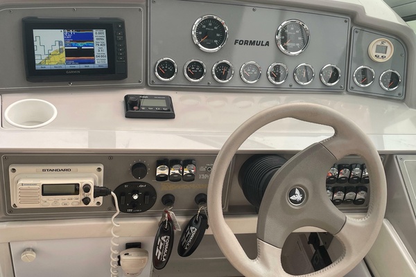 White House 31ft Formula Yacht For Sale